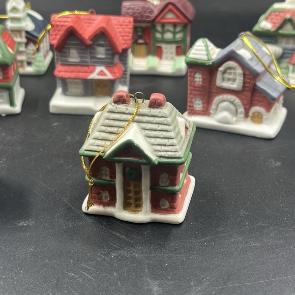 12 pc Vtg 1992 Winter Town Village Set Of Ceramic Christmas Ornaments 2.5"H - Picture 3 of 8